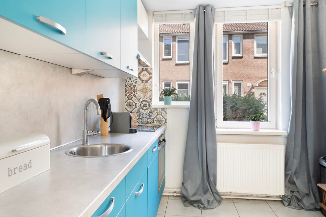 Foto 28 van Adriaan Roland Holststraat 25