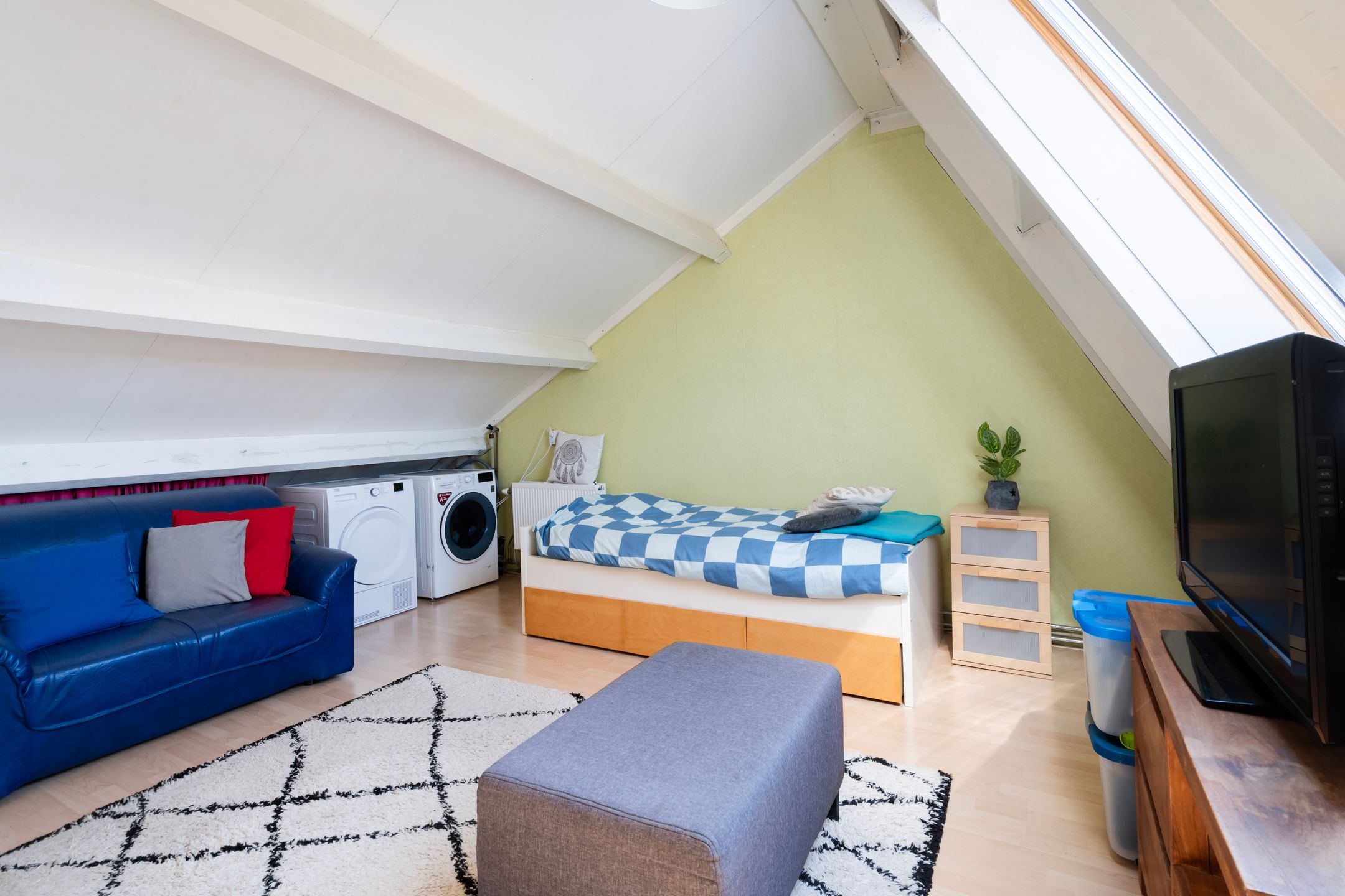 Foto 42 van Adriaan Roland Holststraat 25