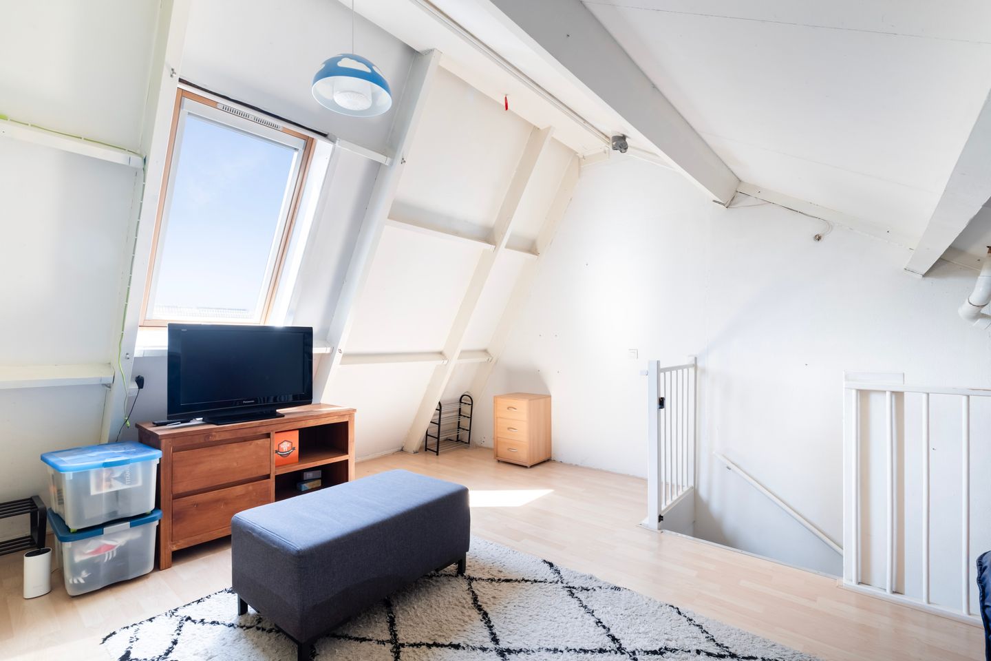 Foto 44 van Adriaan Roland Holststraat 25