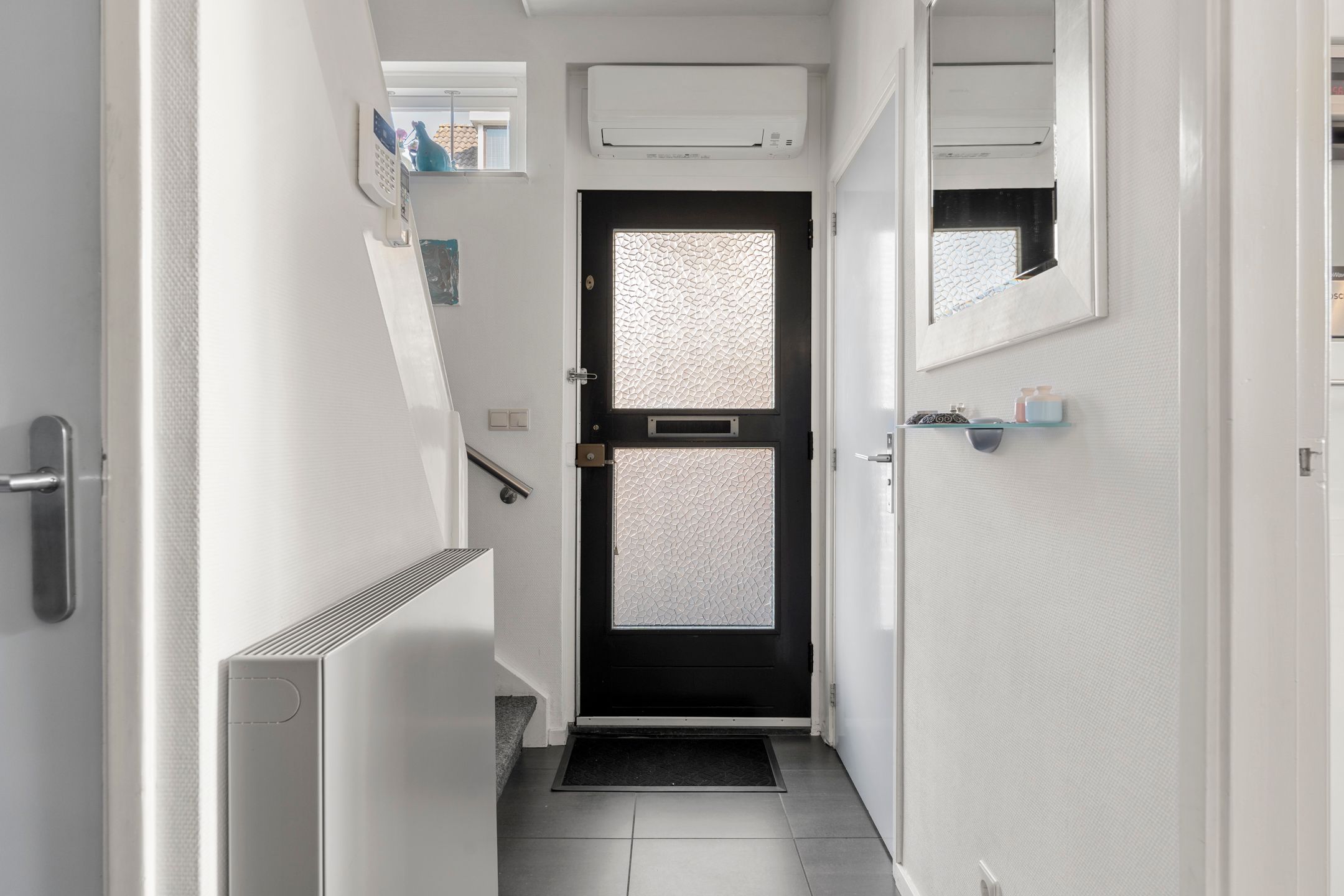 Well-maintained move-in ready detached home with large garage and sauna — 21