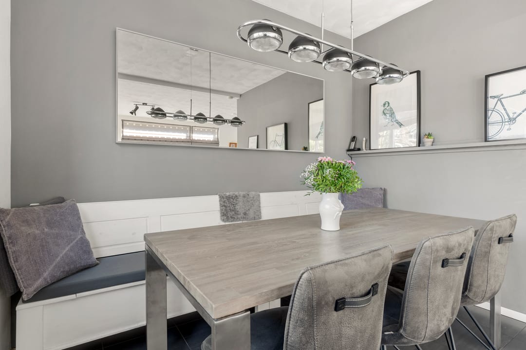 Well-maintained move-in ready detached home with large garage and sauna — 28