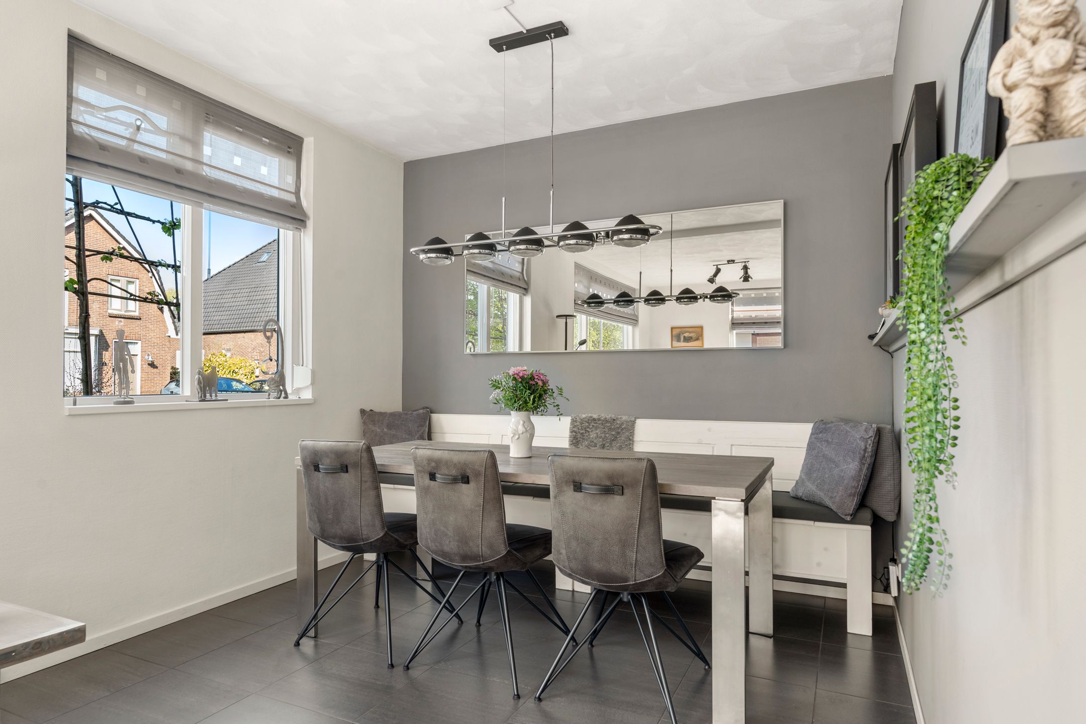 Well-maintained move-in ready detached home with large garage and sauna — 27