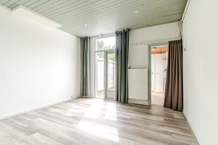 Tussenwoning te koop: Dirklangendwarsstraat 5, Delft