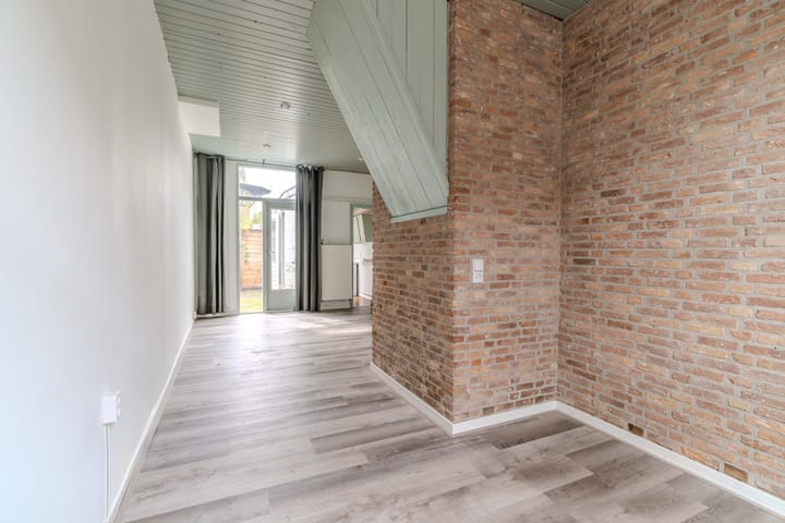 Tussenwoning te koop: Dirklangendwarsstraat 5, Delft