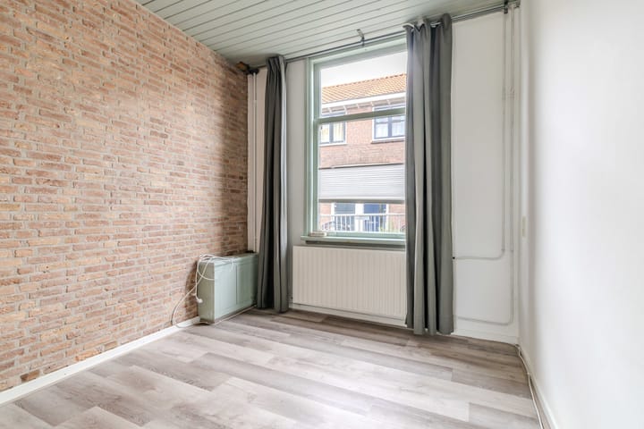 Tussenwoning te koop: Dirklangendwarsstraat 5, Delft