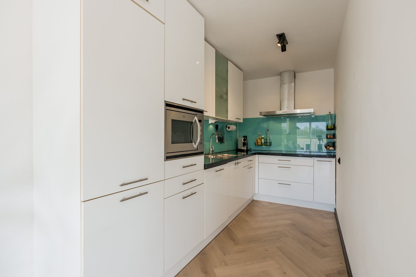 Photo 14 of Blankenbergestraat 33