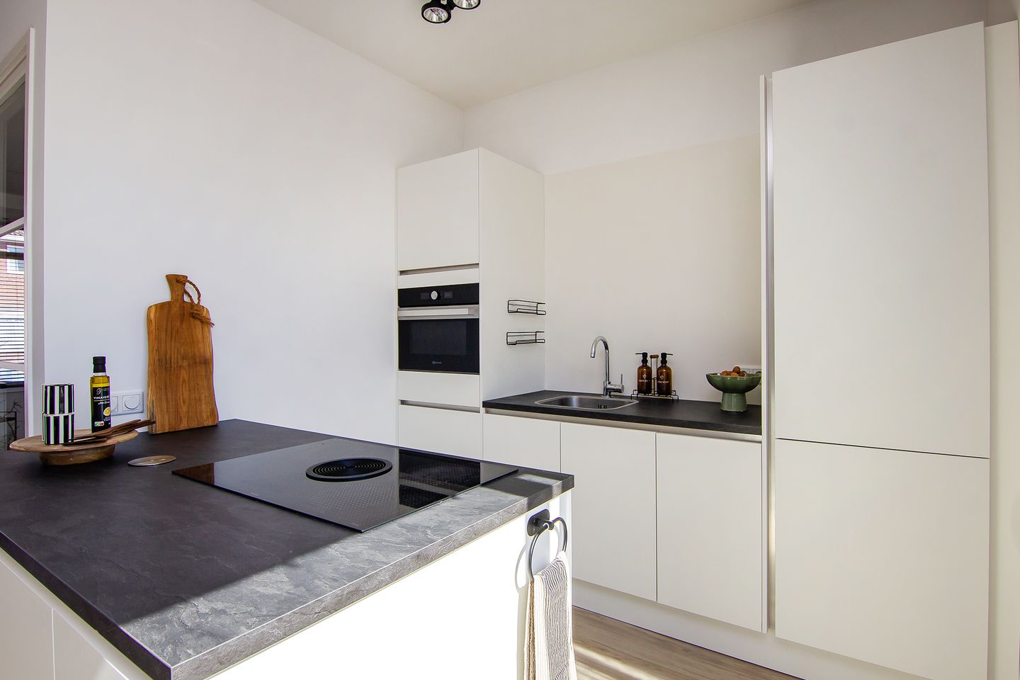 Photo 29 of Floresstraat 4-A