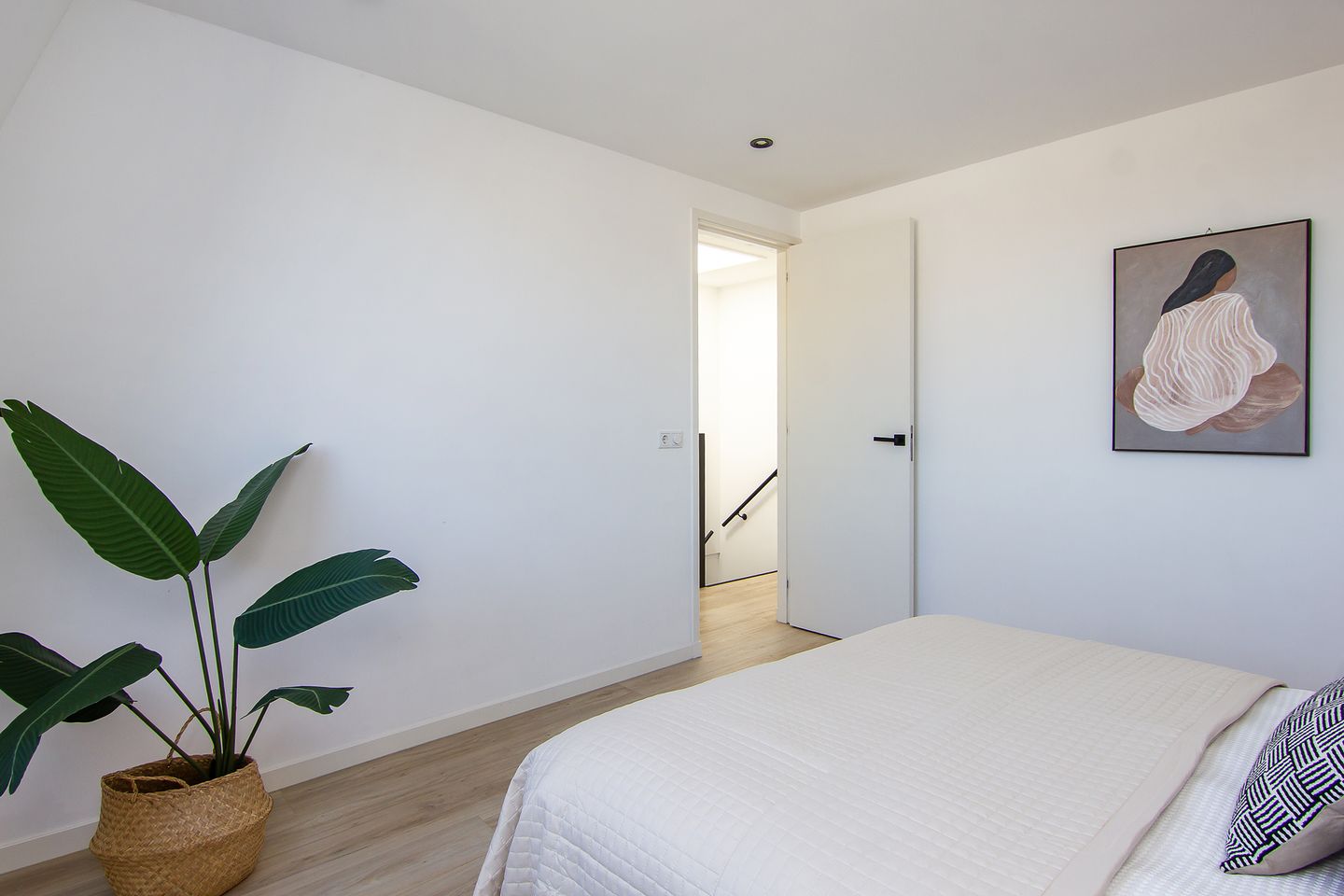 Photo 50 of Floresstraat 4-A