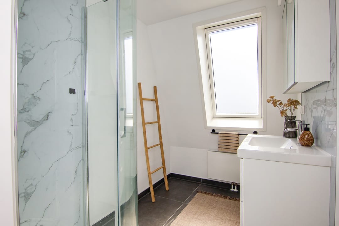 Photo 43 of Floresstraat 4-A