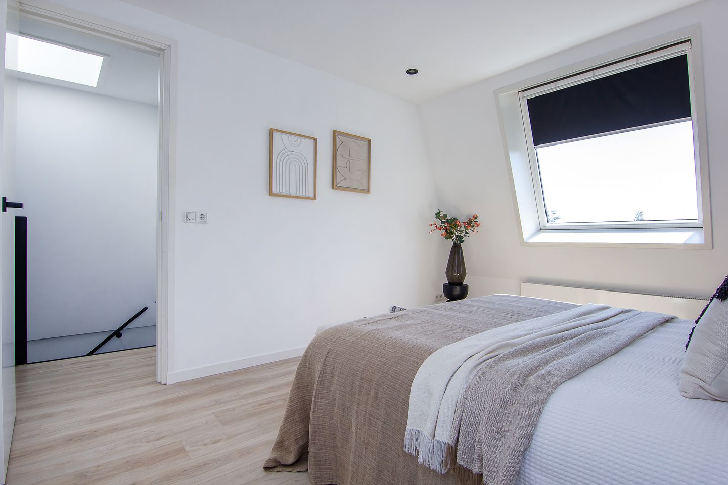 Photo 40 of Floresstraat 4-A