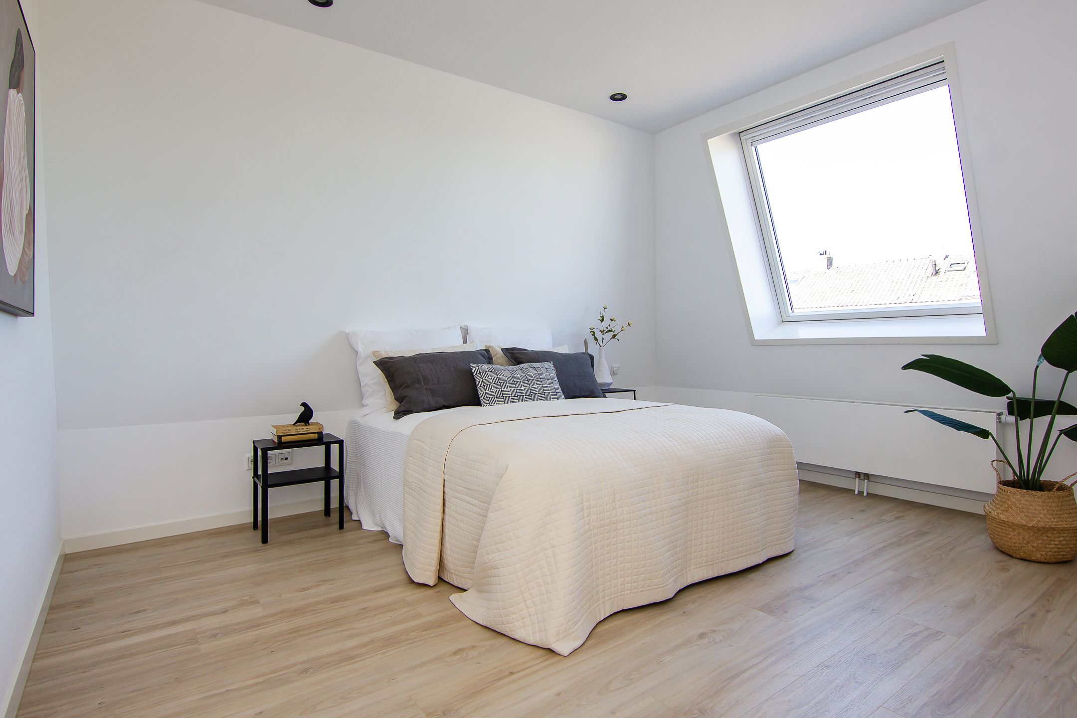 Photo 48 of Floresstraat 4-A