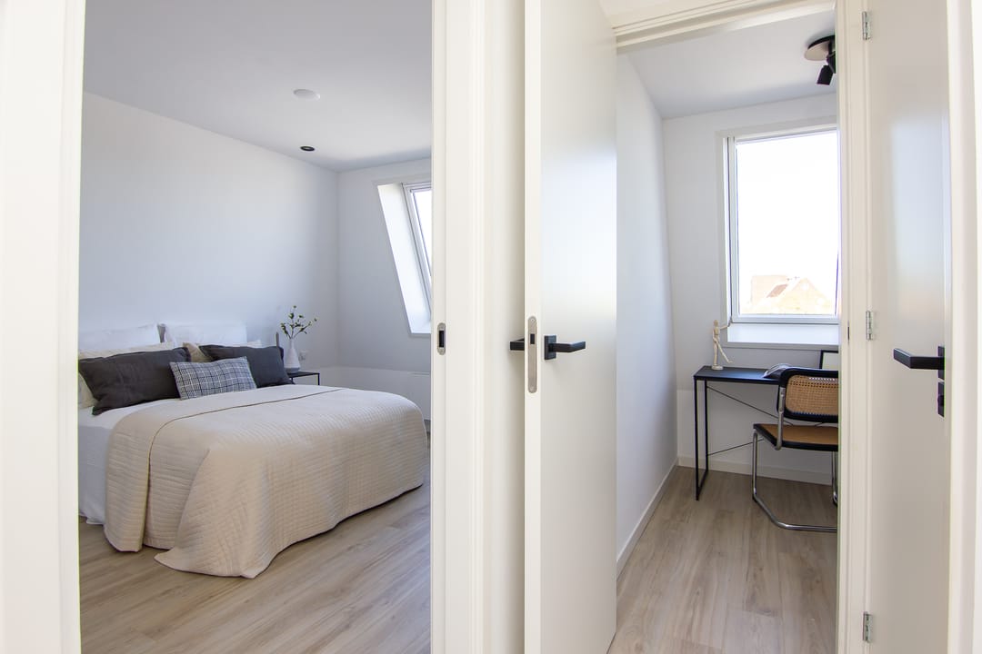 Photo 47 of Floresstraat 4-A