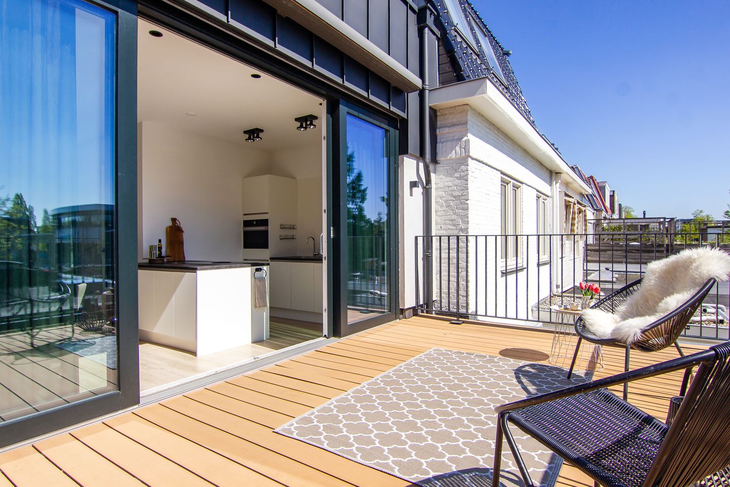 Photo 34 of Floresstraat 4-A