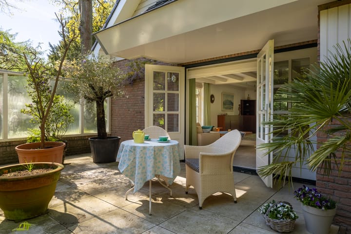 Vrijstaande woning te koop: Bruglaan 9, Baarn