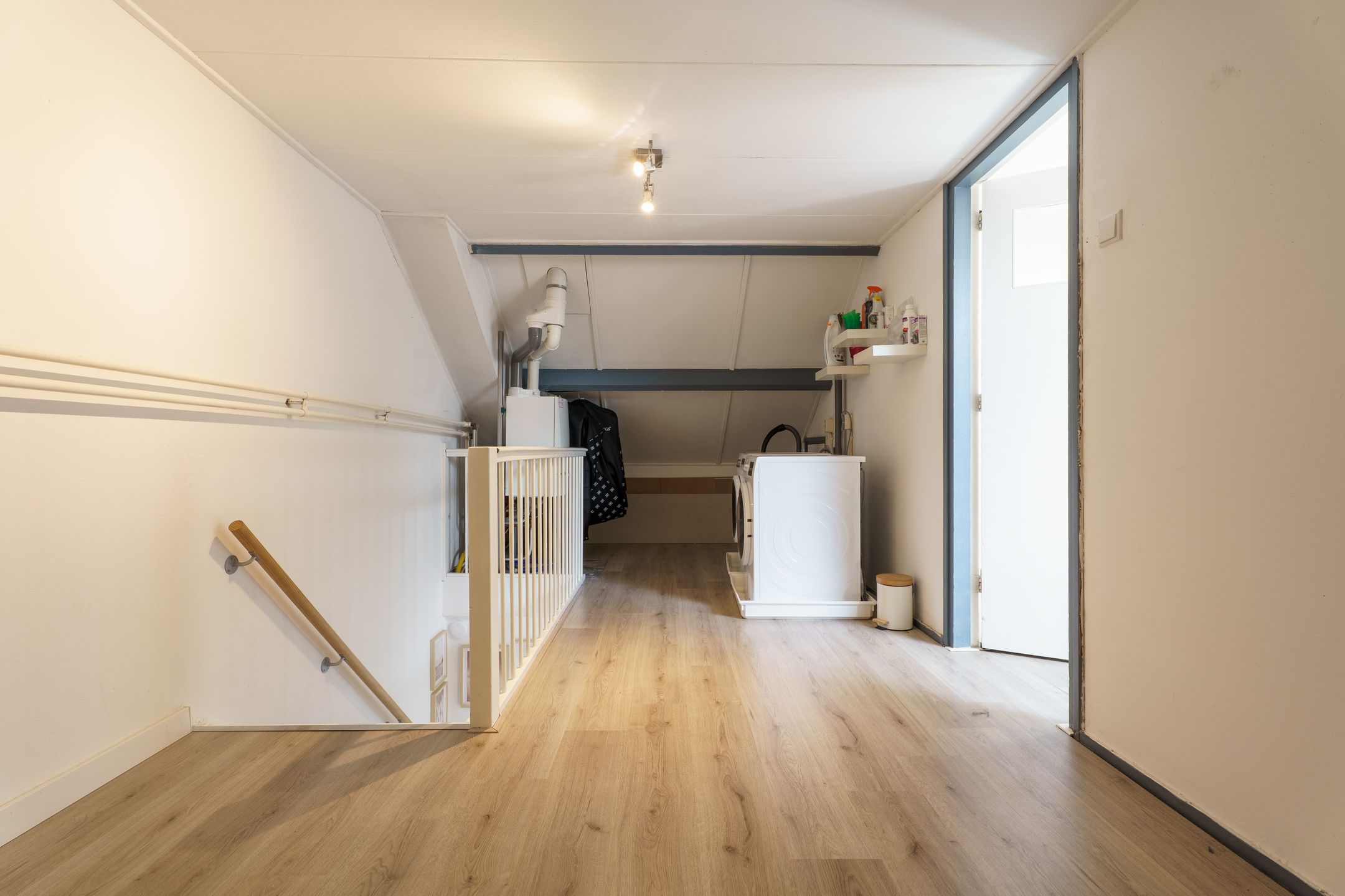 Photo 36 of Isaäc da Costastraat 8