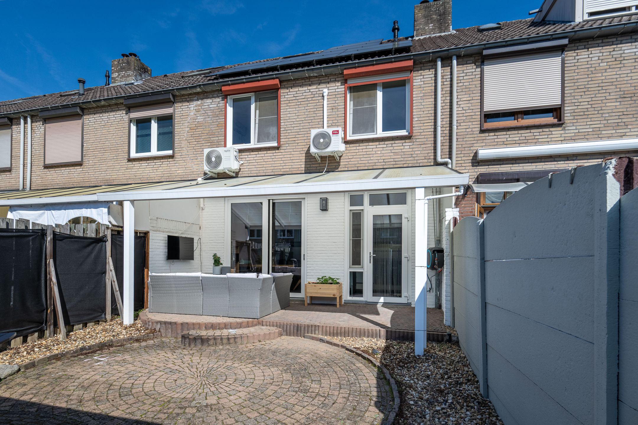 Well-Maintained Terraced Home with Solar Panels and Air Conditioning in Daalhof — 18