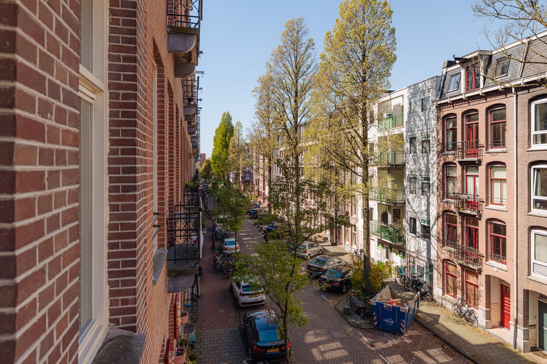 Photo 8 of Vrolikstraat 70-2