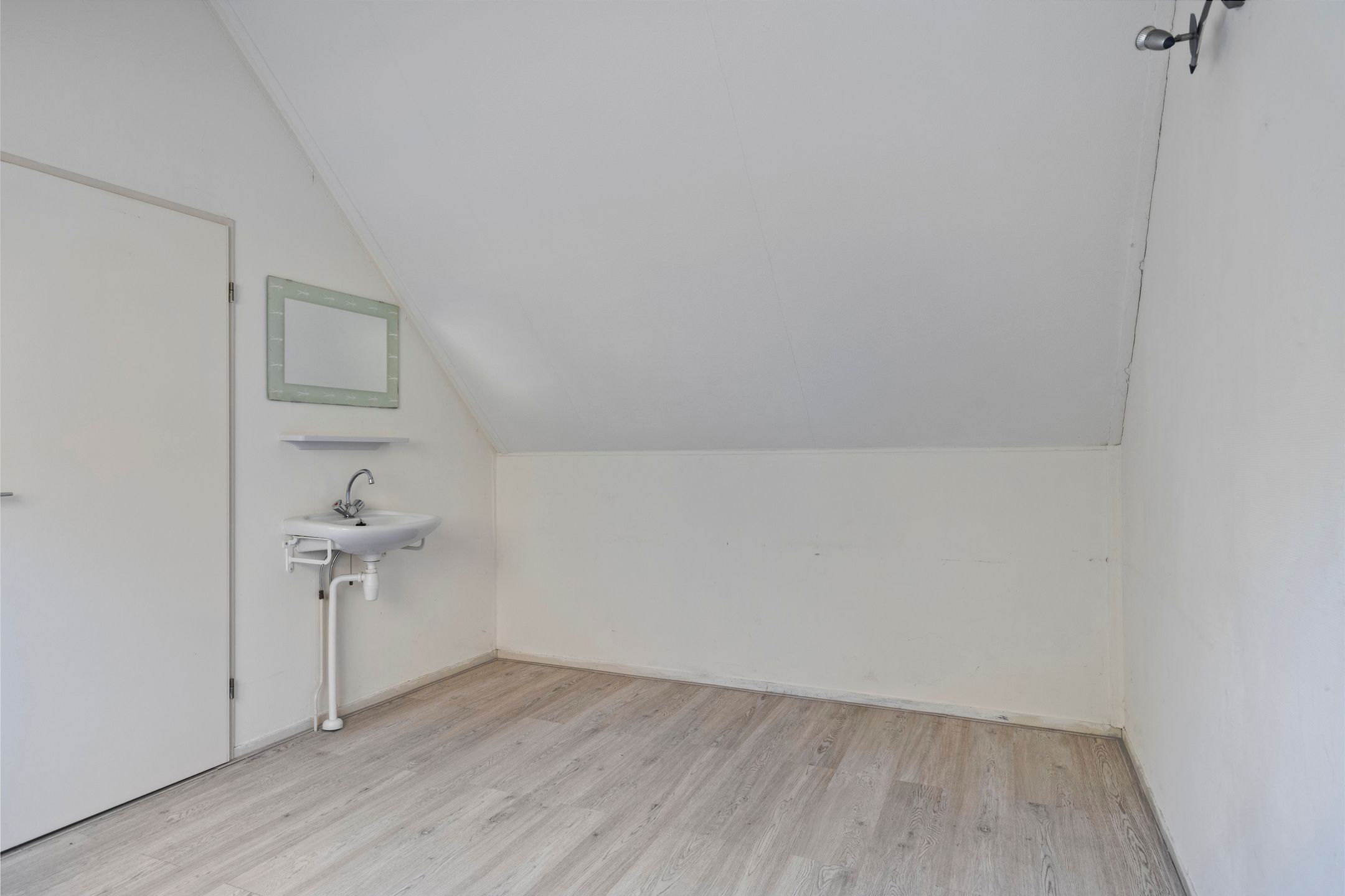 Photo 18 of Hoofdweg 1123-A