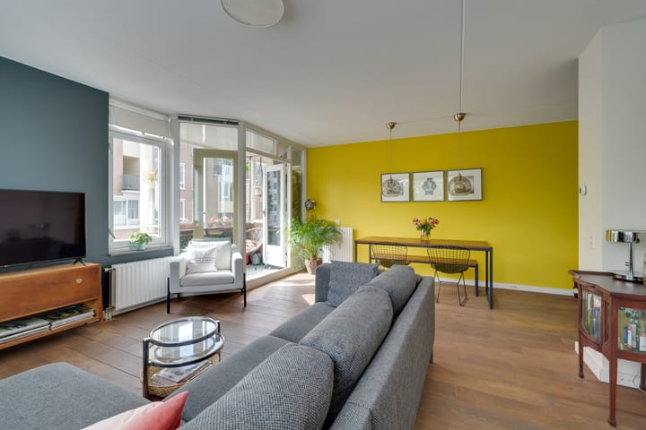 Photo 3 of Dapperstraat 80-D