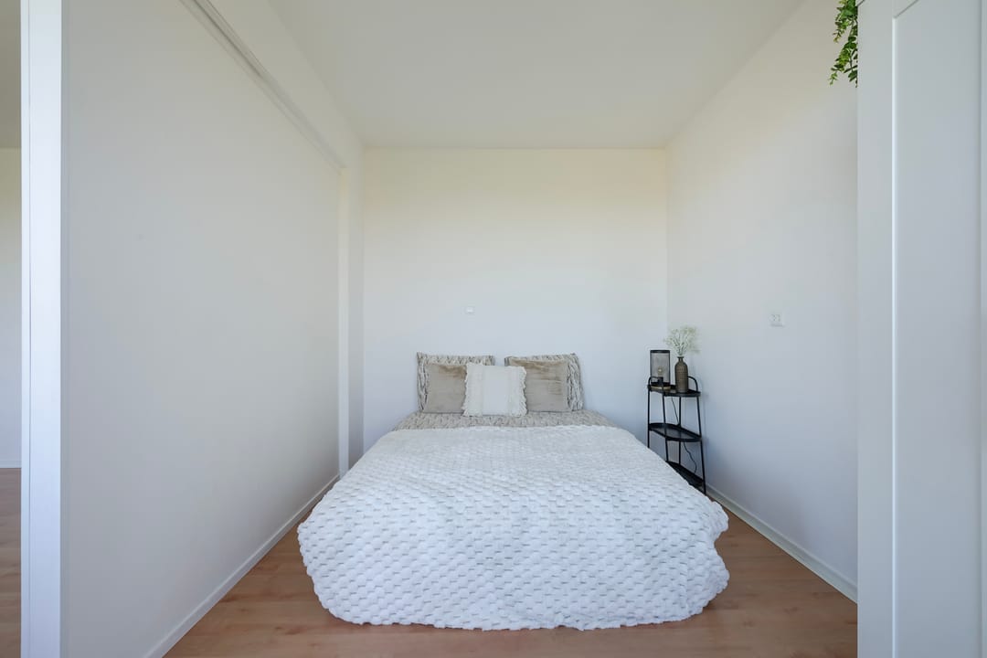 Well-Maintained 2-Room Apartment with Southwest Balcony in Green Bohemen Neighborhood — 16
