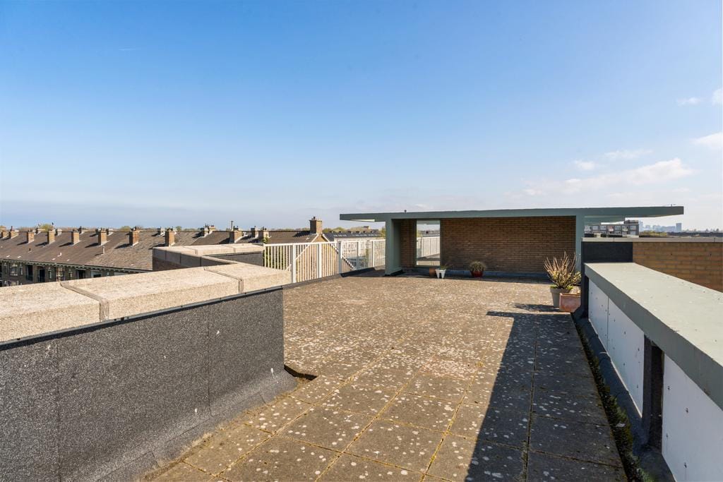 Well-Maintained 2-Room Apartment with Southwest Balcony in Green Bohemen Neighborhood — 29