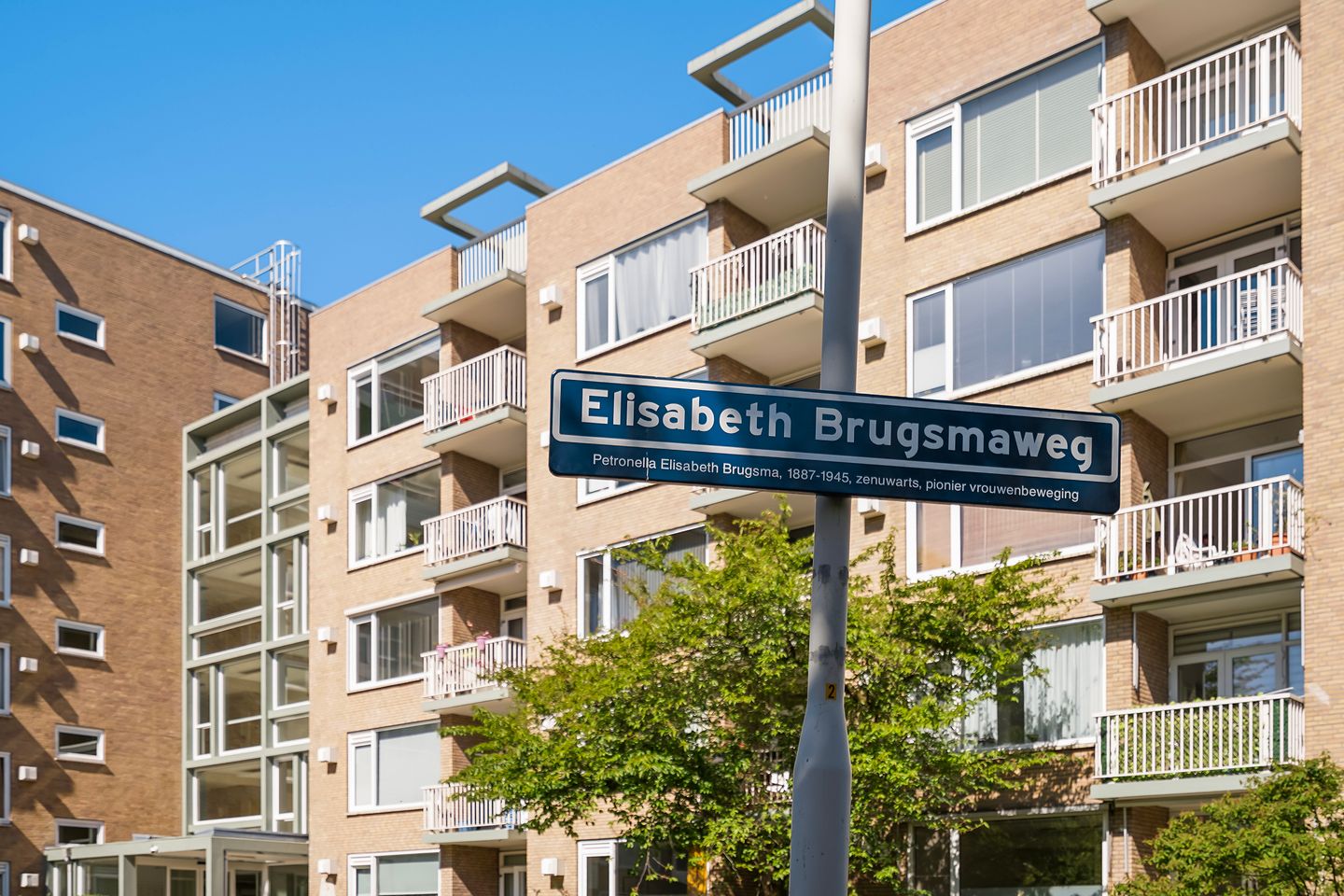 Well-Maintained 2-Room Apartment with Southwest Balcony in Green Bohemen Neighborhood — 34