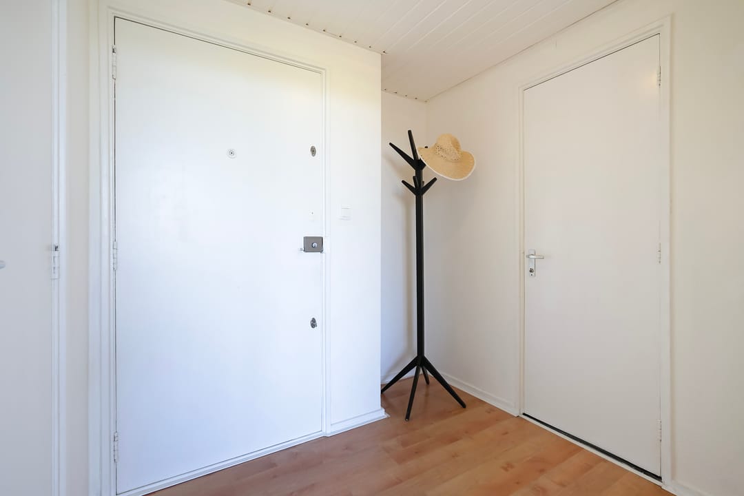 Well-Maintained 2-Room Apartment with Southwest Balcony in Green Bohemen Neighborhood — 26