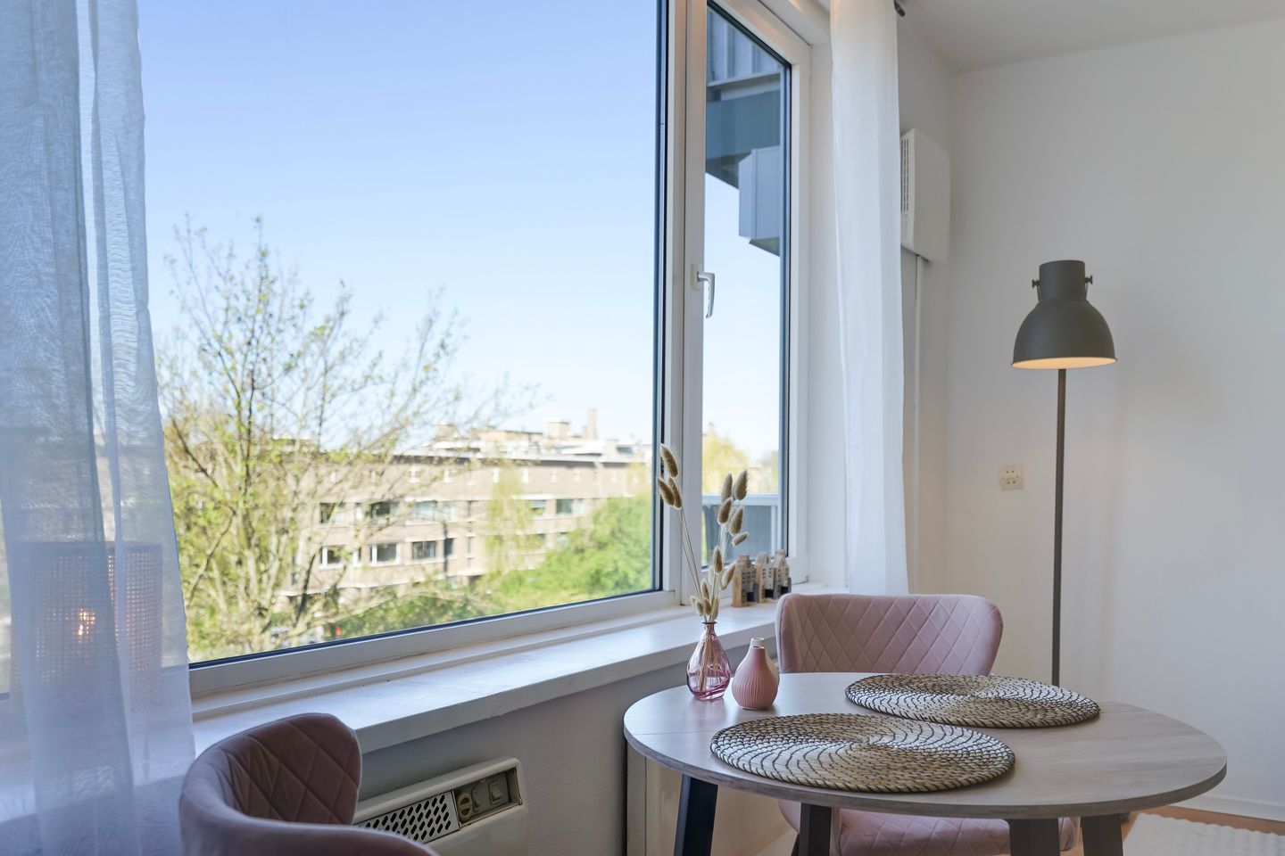 Well-Maintained 2-Room Apartment with Southwest Balcony in Green Bohemen Neighborhood — 14