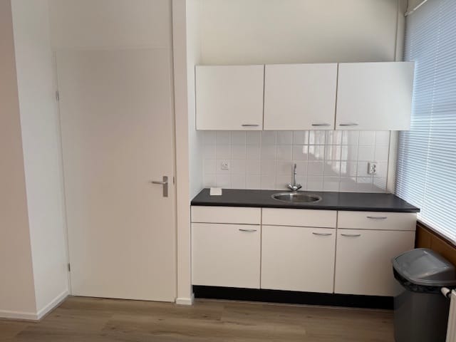 View photo 3 of A G Bellstraat 45-10