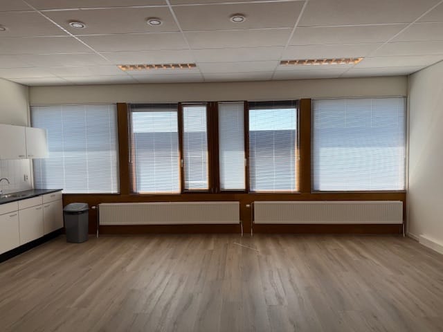 View photo 2 of A G Bellstraat 45-10