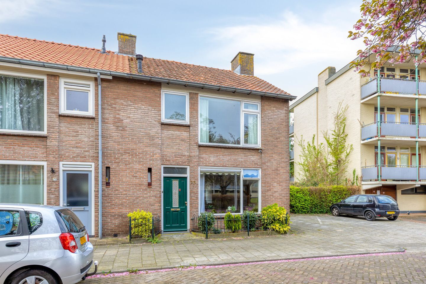 Corner Home with South-Facing Garden in Almelo — 29