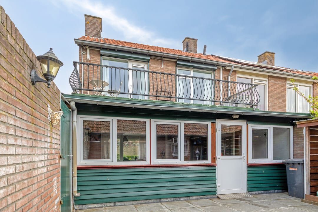 Corner Home with South-Facing Garden in Almelo — 26