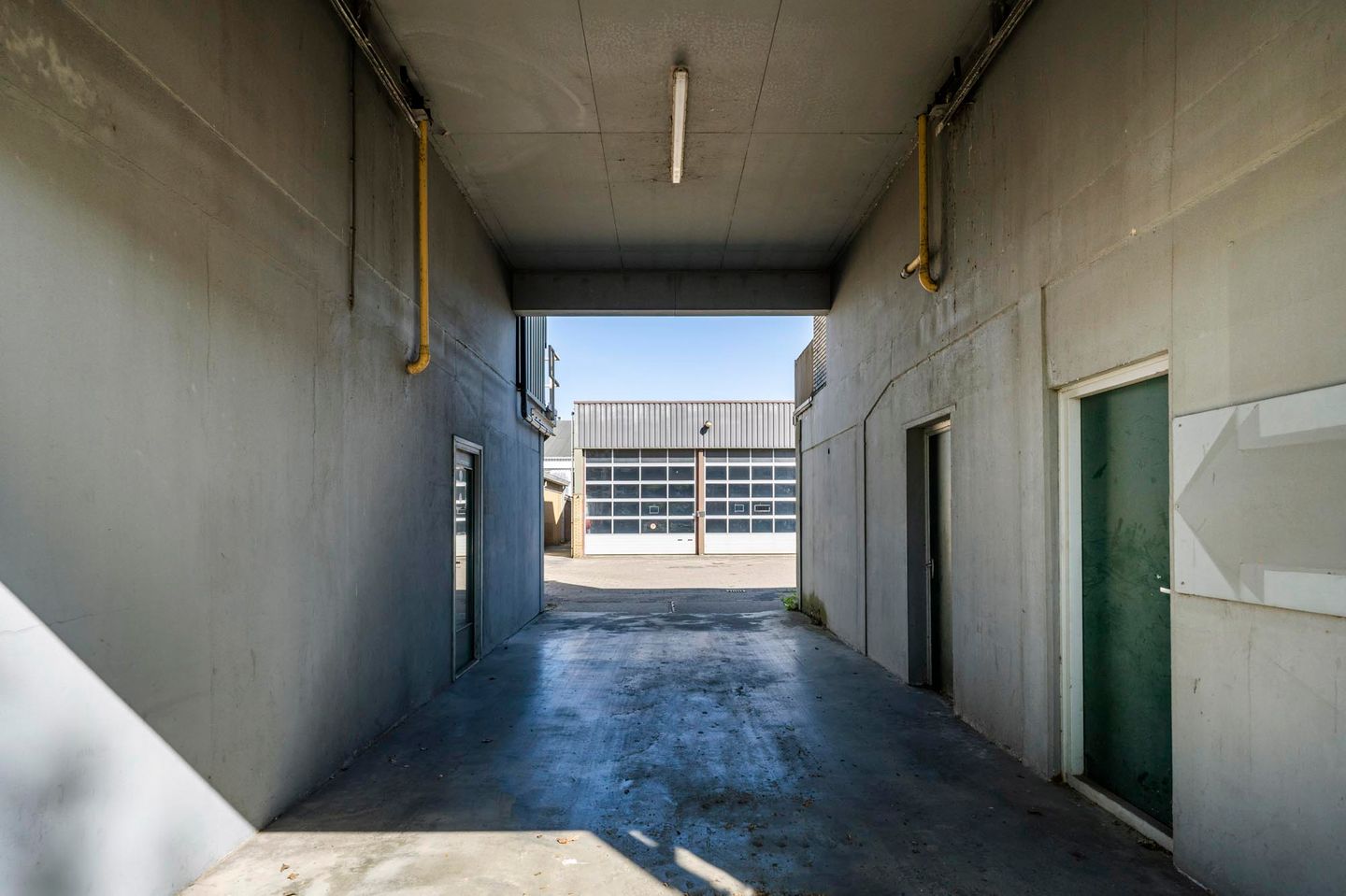 Bekijk foto 2 van Anthony Fokkerweg 53-55