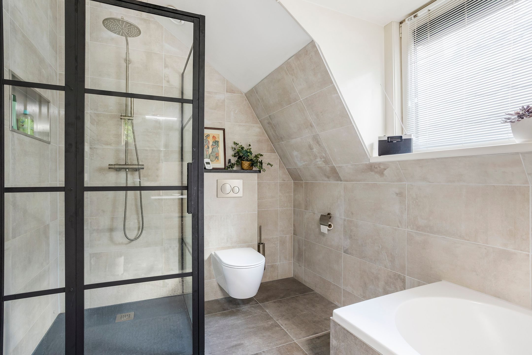 Spacious Double Upper House with Garden Views in Rotterdam Middelland — 33