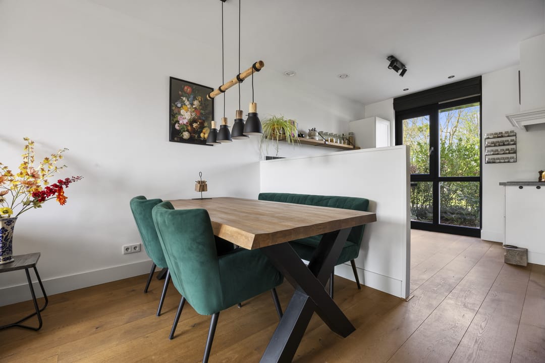 Light terraced house with sunny south-facing garden and five bedrooms in green Barneveld location — 16