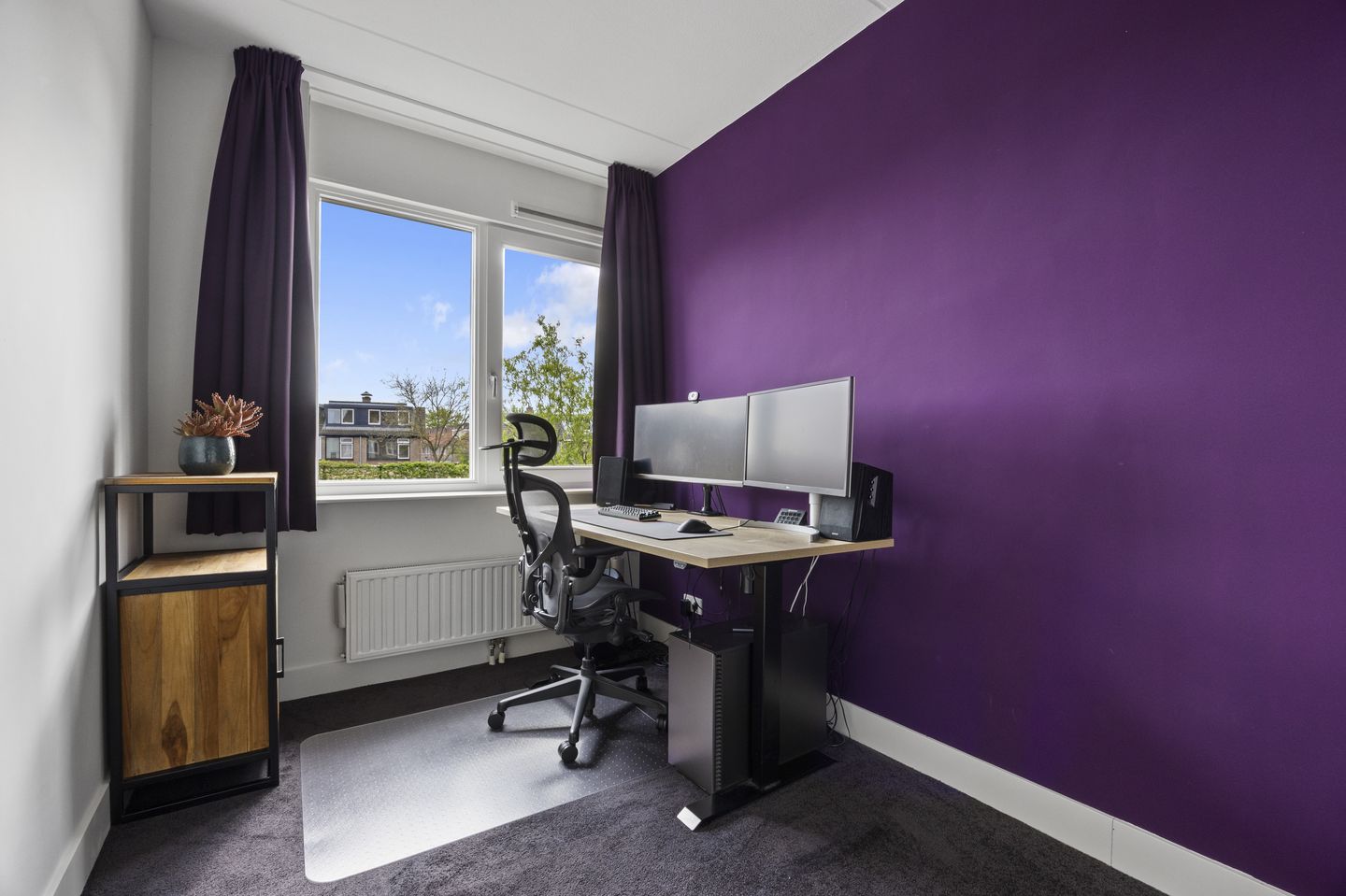Light terraced house with sunny south-facing garden and five bedrooms in green Barneveld location — 25