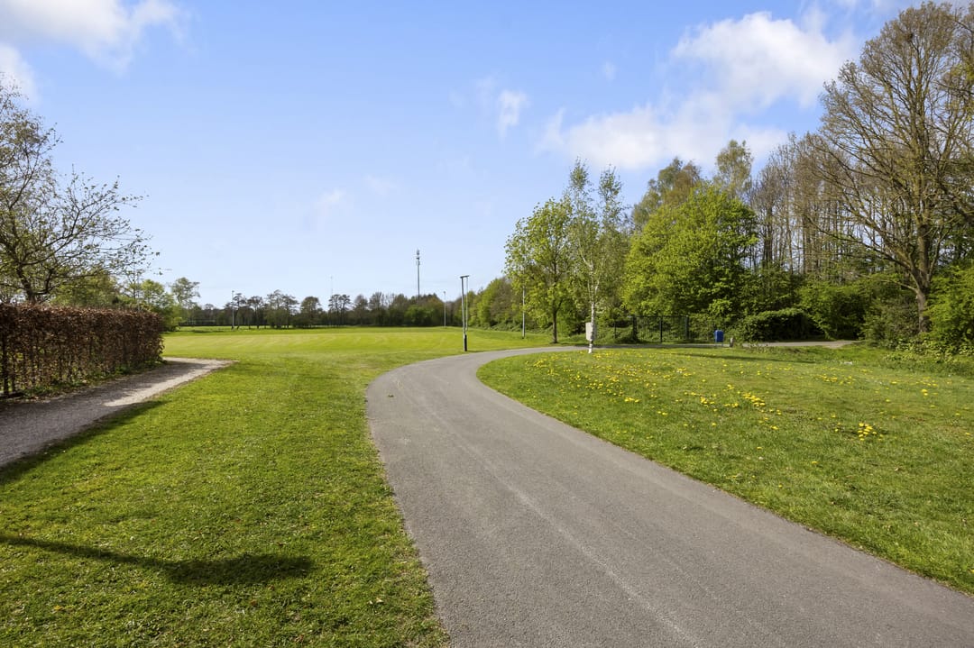 Light terraced house with sunny south-facing garden and five bedrooms in green Barneveld location — 43