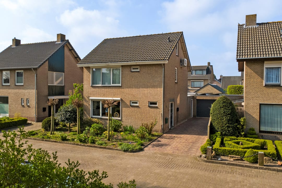 Photo 1 of Burgemeester Magneestraat 8