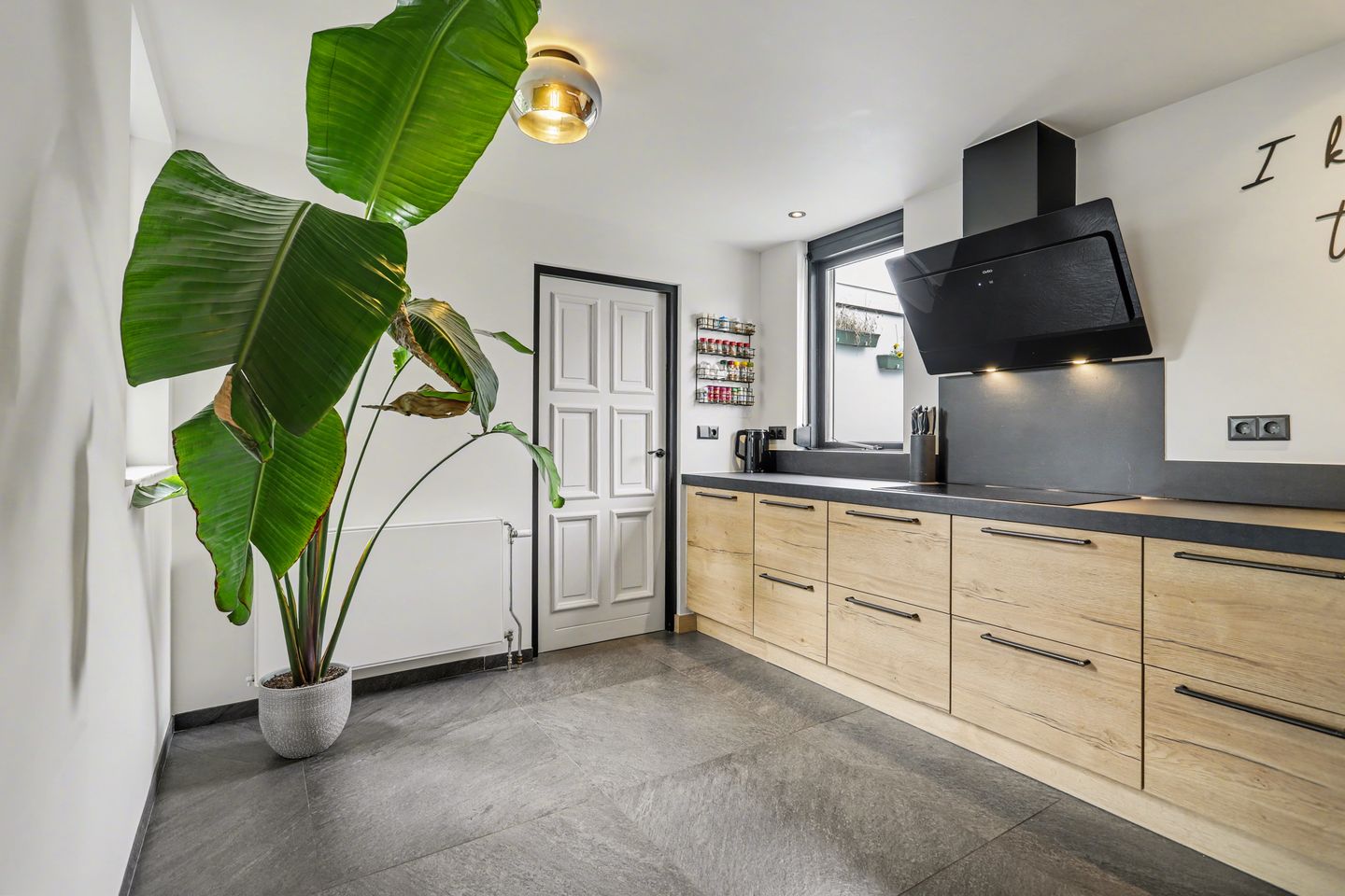 Photo 19 of Burgemeester Magneestraat 8