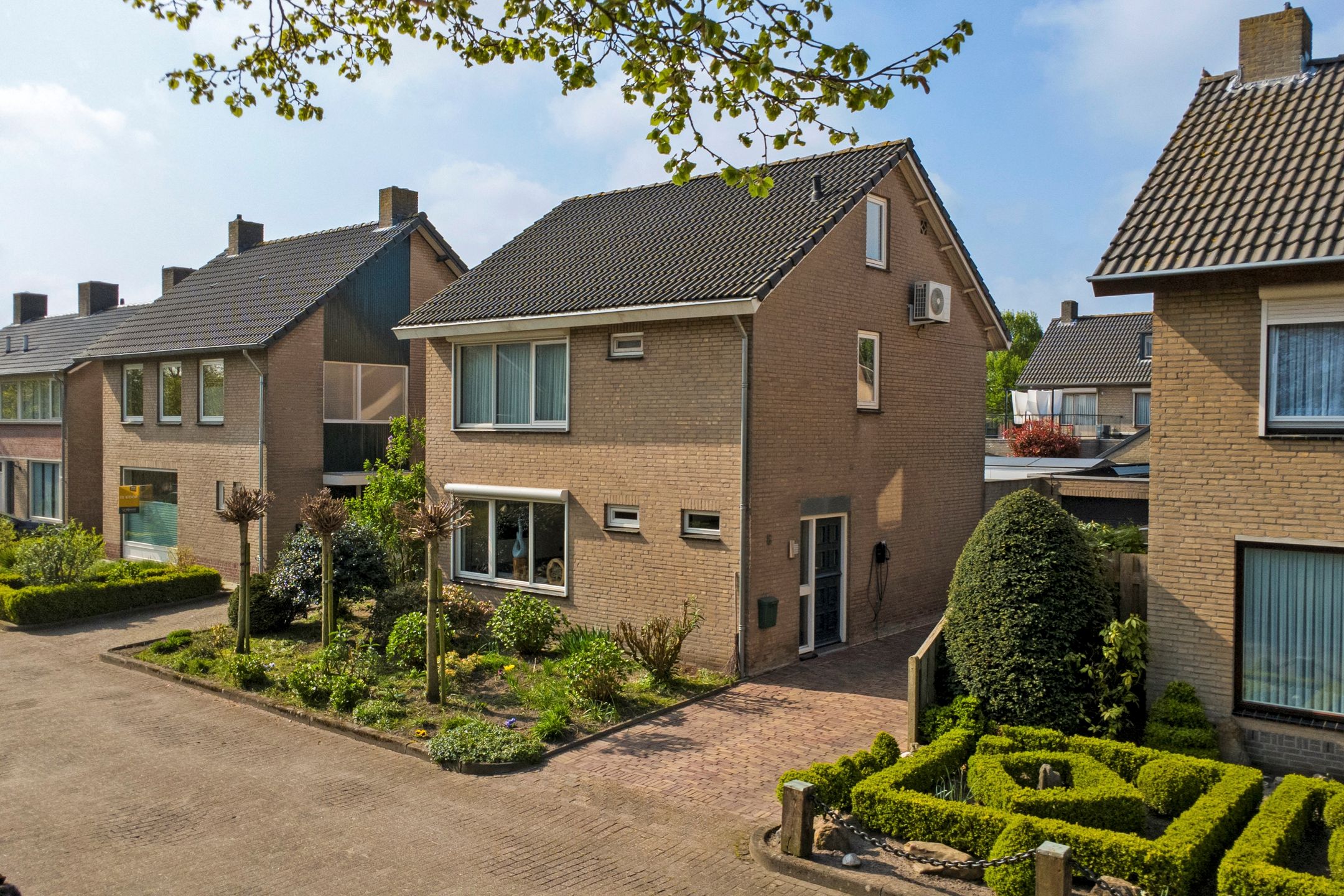 Photo 6 of Burgemeester Magneestraat 8
