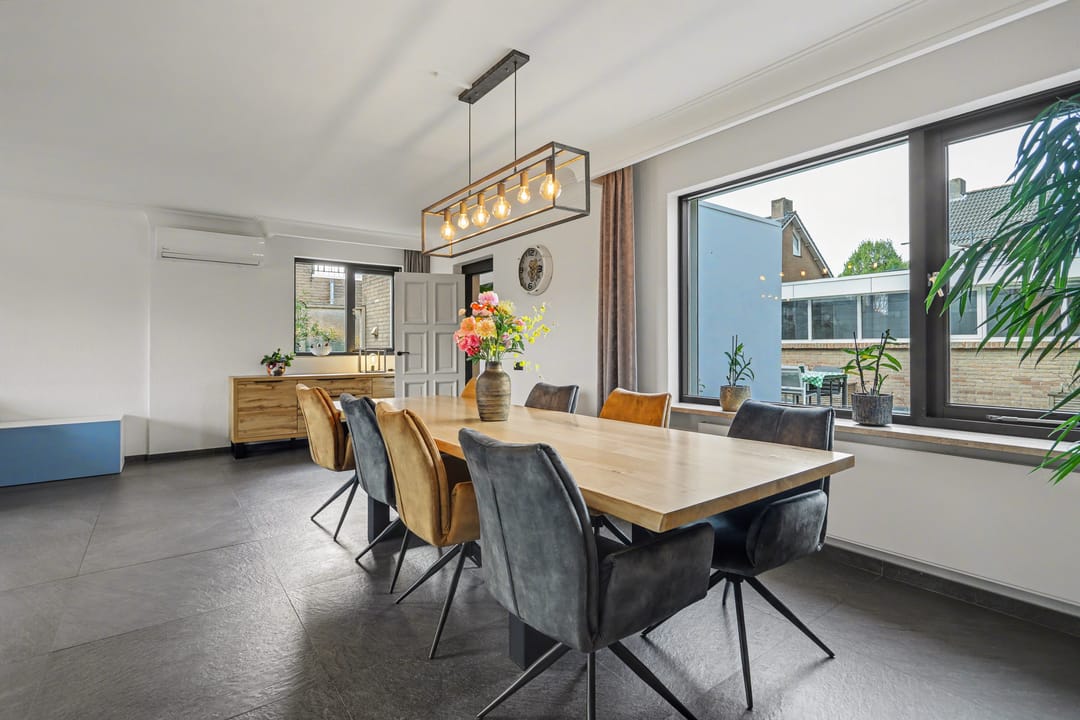 Photo 13 of Burgemeester Magneestraat 8