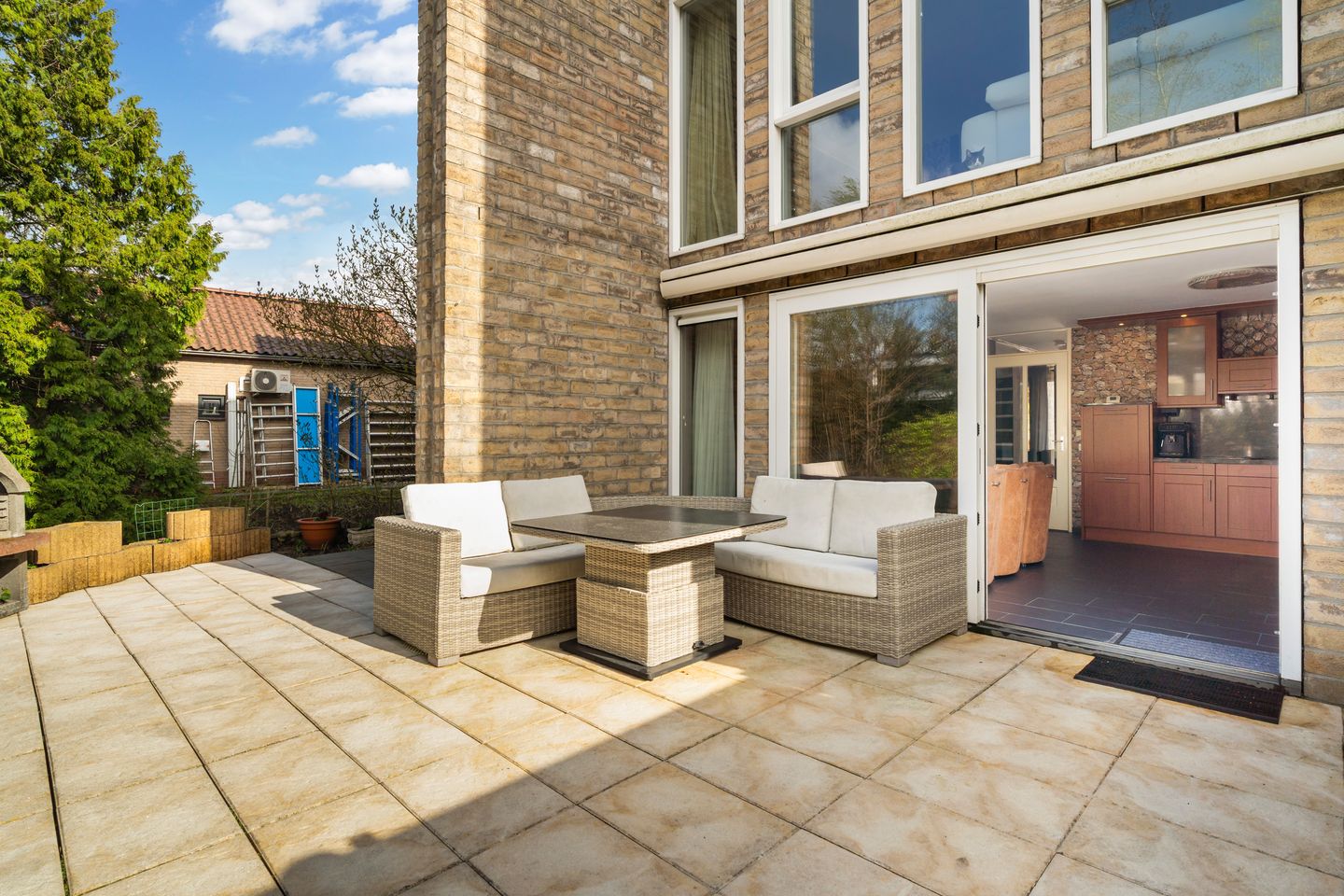 Spacious Townhouse by the Water in Child-Friendly Riethof Neighborhood — 14