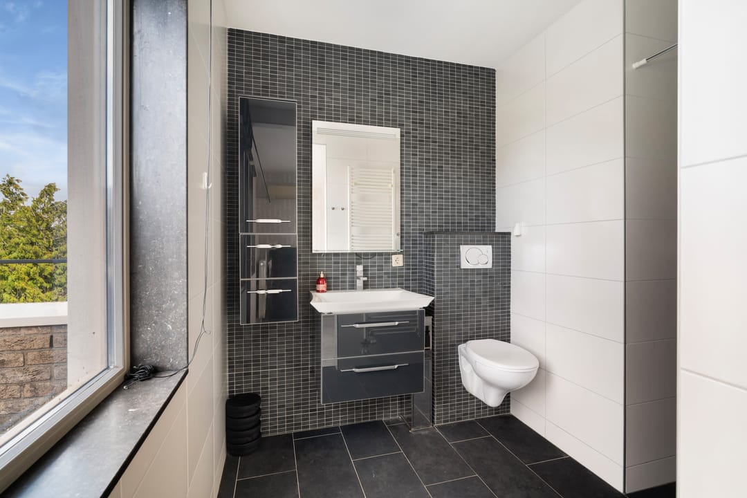 Spacious Townhouse by the Water in Child-Friendly Riethof Neighborhood — 38