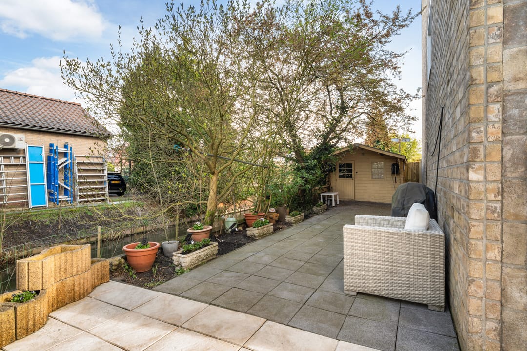 Spacious Townhouse by the Water in Child-Friendly Riethof Neighborhood — 17