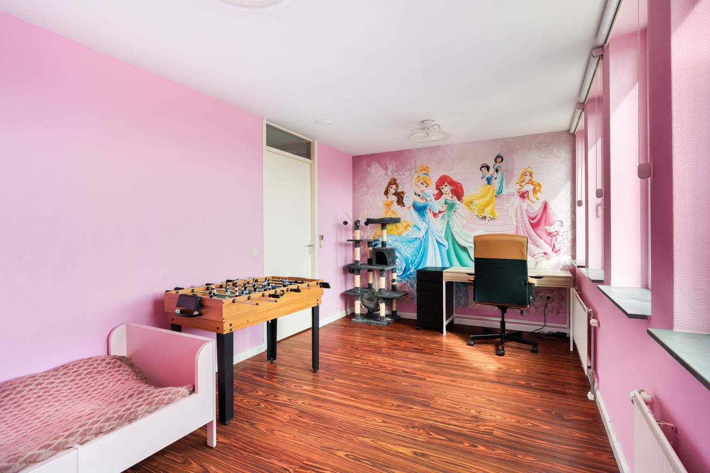 Spacious Townhouse by the Water in Child-Friendly Riethof Neighborhood — 25