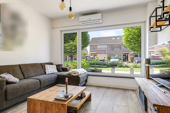 Tussenwoning te koop: Zonnekruidstraat 7, Heteren