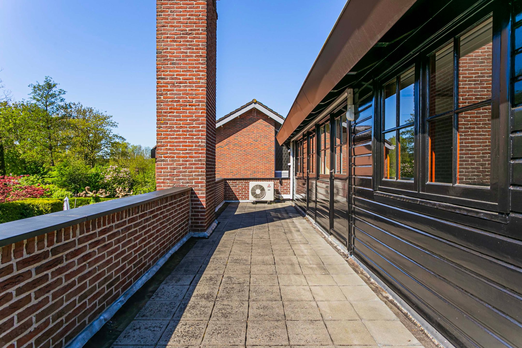 Spacious detached family home with south-facing garden and home office in Nieuwegein — 48