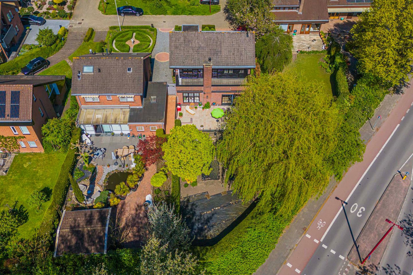 Spacious detached family home with south-facing garden and home office in Nieuwegein — 59