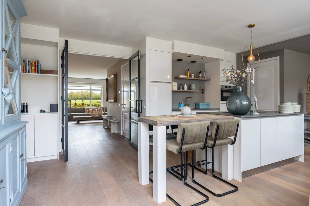 Semi-Detached Home with Panoramic Views of Protected Nature Reserve — 16