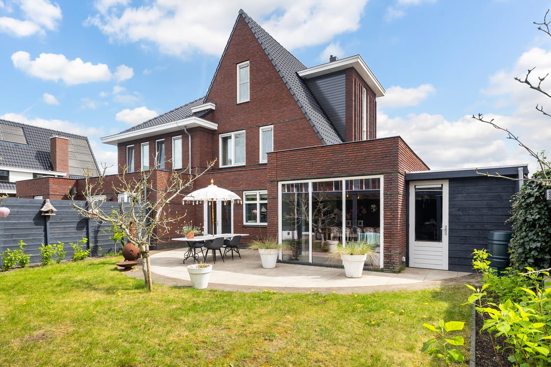 Semi-Detached Home with Panoramic Views of Protected Nature Reserve — 43